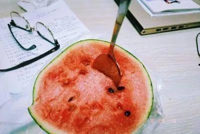 台州保长吃瓜事件视频,一场网络热议的乡村奇闻