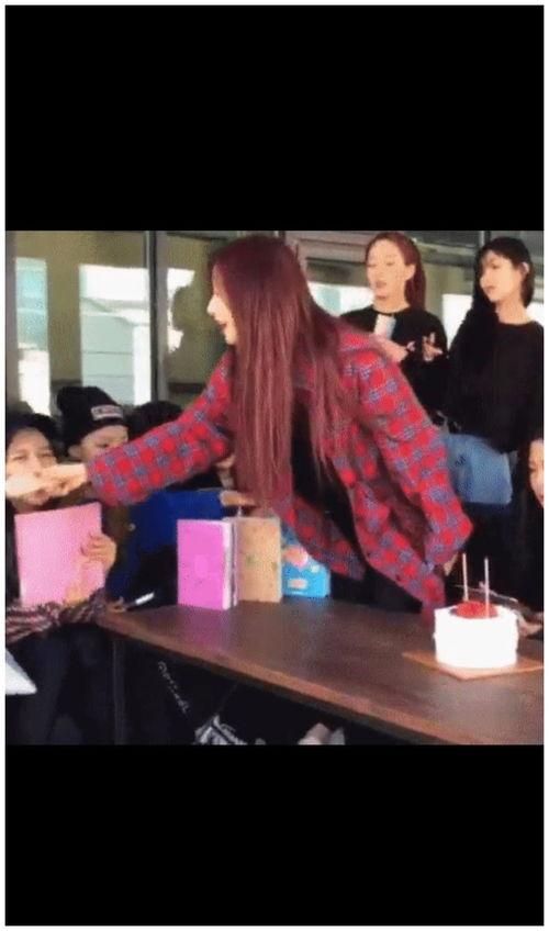 女人回归家庭吃瓜视频,女性视角下的家庭生活新篇章