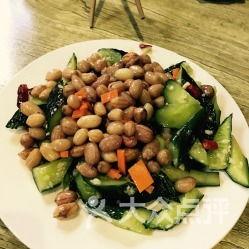 吃瓜吃到花生米的视频,这瓜太香了！